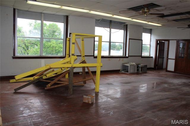 910 Vine Street, Poplar Bluff, MO 63901