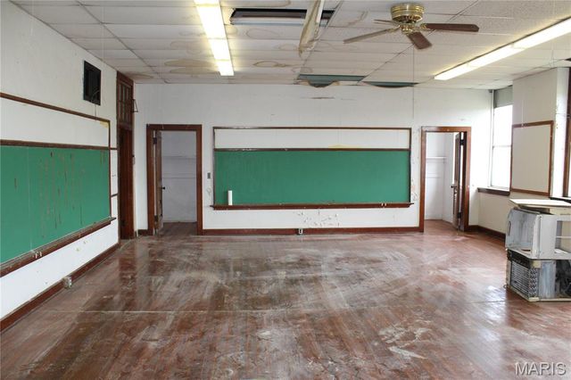 910 Vine Street, Poplar Bluff, MO 63901