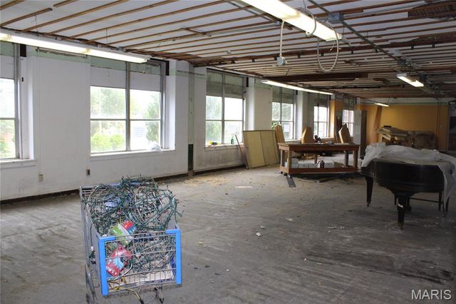 910 Vine Street, Poplar Bluff, MO 63901