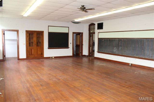 910 Vine Street, Poplar Bluff, MO 63901
