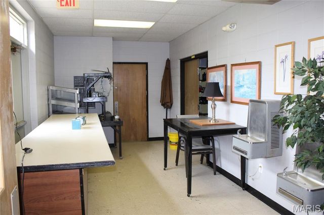 910 Vine Street, Poplar Bluff, MO 63901
