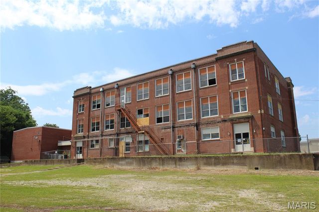 910 Vine Street, Poplar Bluff, MO 63901