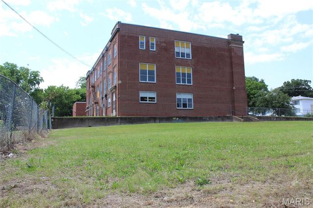 910 Vine Street, Poplar Bluff, MO 63901