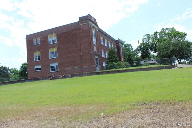 910 Vine Street, Poplar Bluff, MO 63901