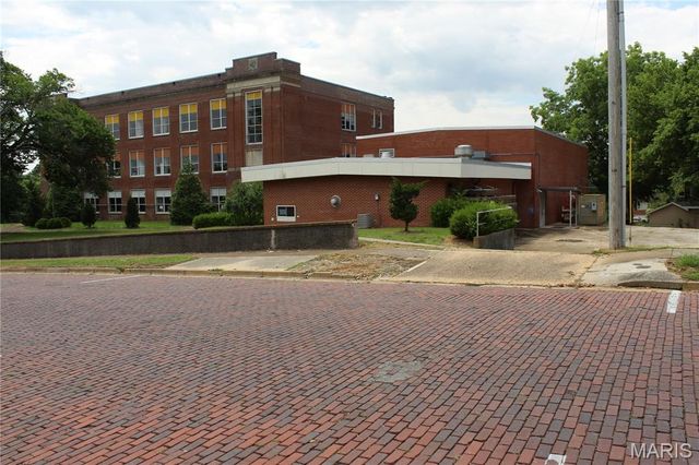 910 Vine Street, Poplar Bluff, MO 63901