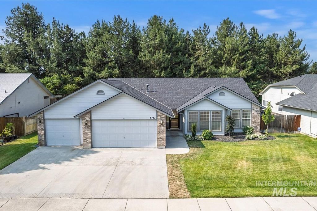 8751 W Atwater Dr, Garden City, ID 83714