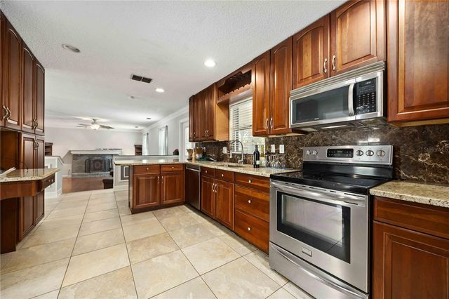 1035 OLD POLK CITY ROAD, Lakeland, FL 33809