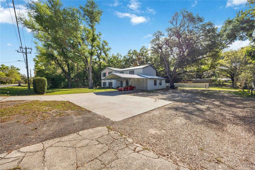 Image 2 of property listing at 1035 OLD POLK CITY ROAD, Lakeland, FL 33809