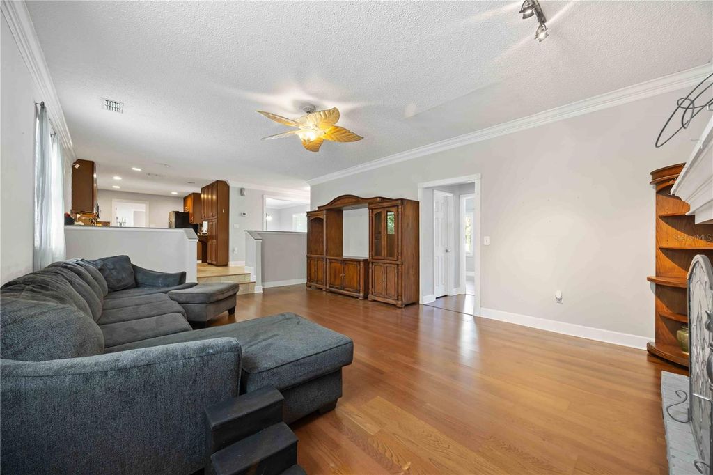 Image 12 of property listing at 1035 OLD POLK CITY ROAD, Lakeland, FL 33809