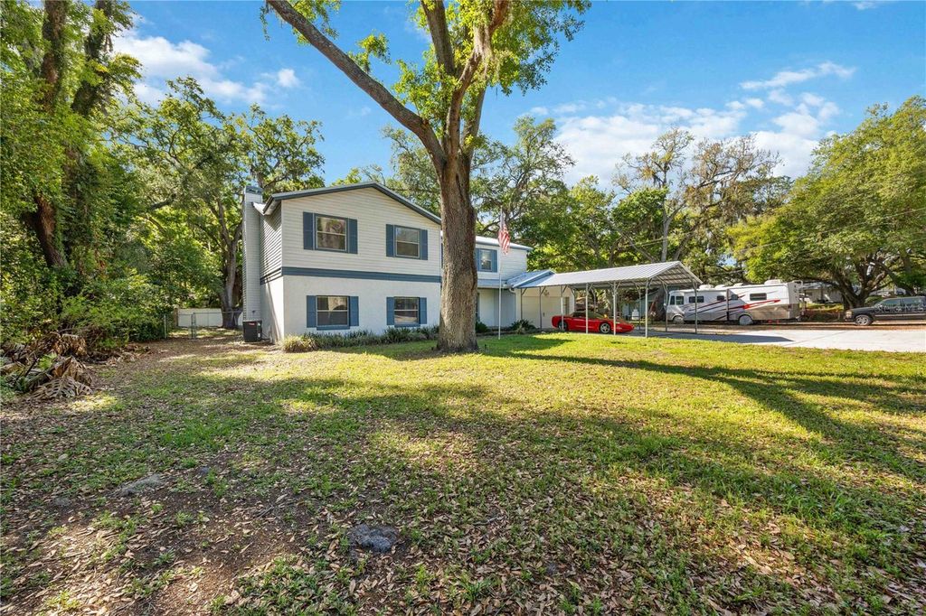 Image 3 of property listing at 1035 OLD POLK CITY ROAD, Lakeland, FL 33809