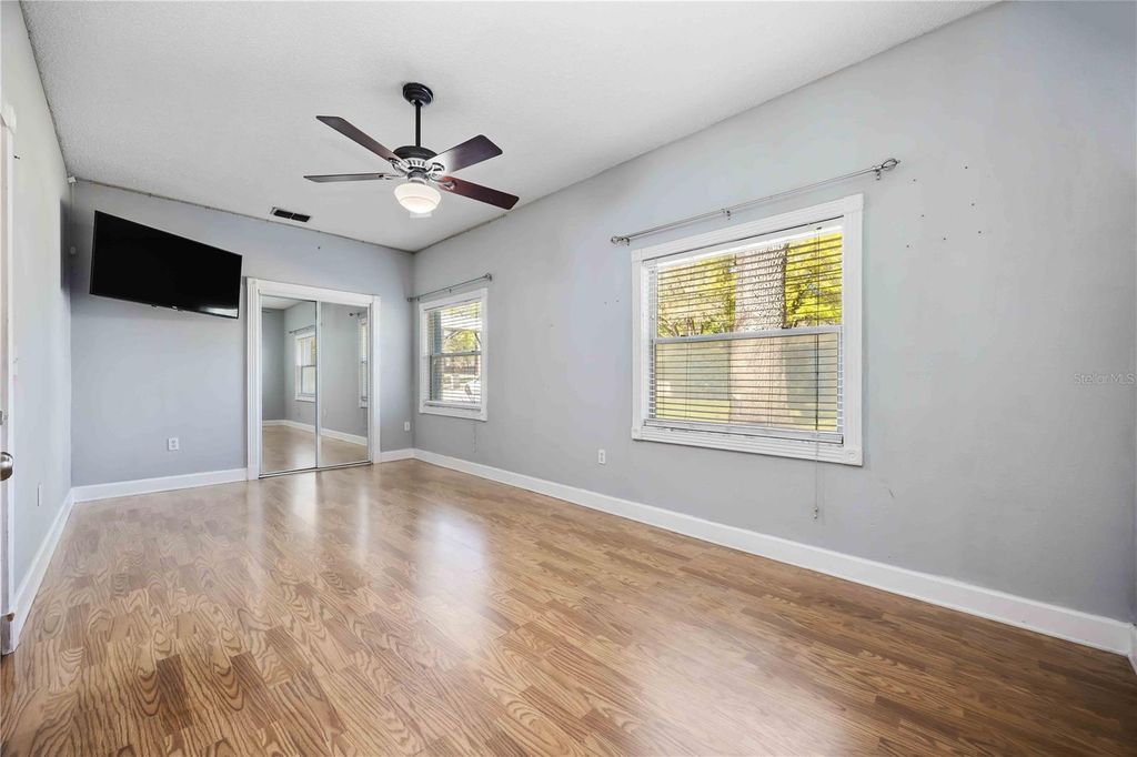 Image 22 of property listing at 1035 OLD POLK CITY ROAD, Lakeland, FL 33809