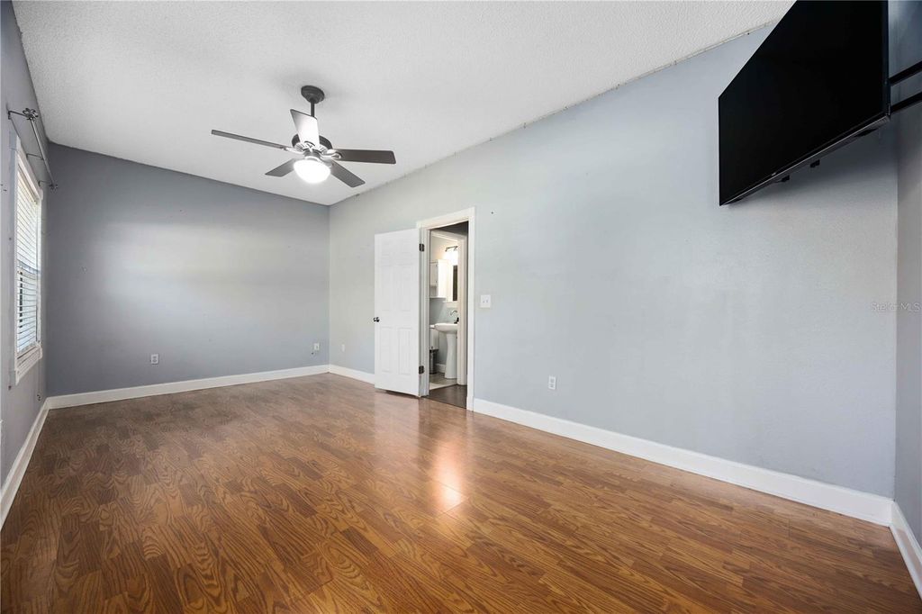 Image 24 of property listing at 1035 OLD POLK CITY ROAD, Lakeland, FL 33809