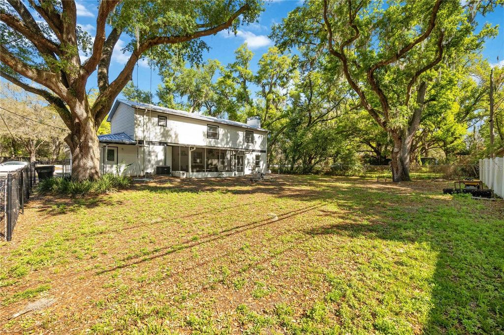 Image 43 of property listing at 1035 OLD POLK CITY ROAD, Lakeland, FL 33809