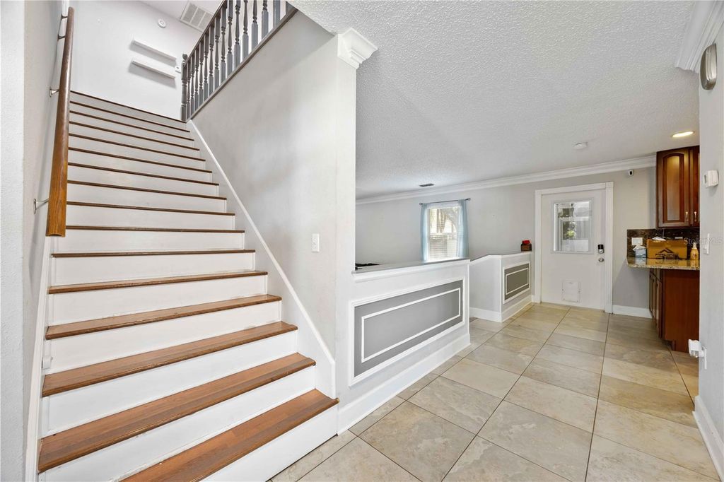 Image 10 of property listing at 1035 OLD POLK CITY ROAD, Lakeland, FL 33809