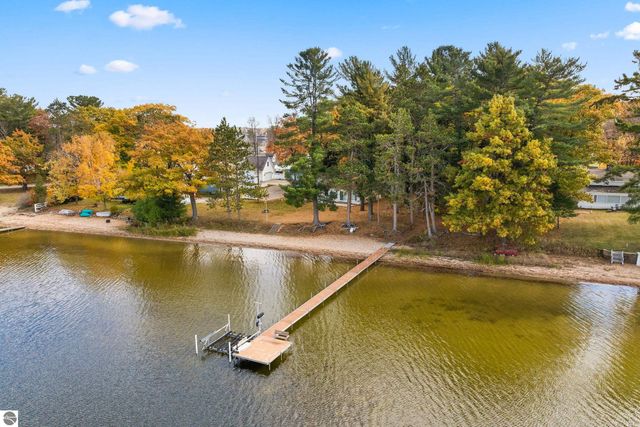 396 Davenport Lane, Cadillac, MI 49601