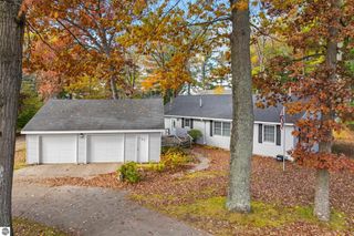 396 Davenport Lane, Cadillac, MI 49601