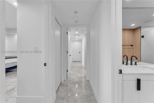 19355 Turnberry Way 14D, Aventura, FL 33180