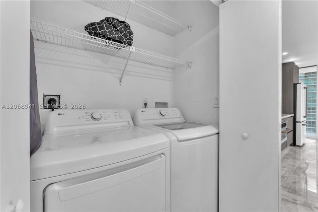 19355 Turnberry Way 14D, Aventura, FL 33180