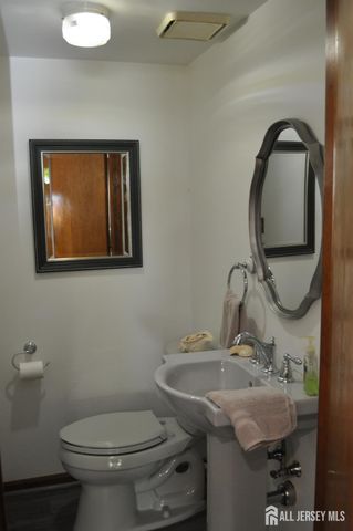 30 Overlook Terrace, Fords, NJ 08863