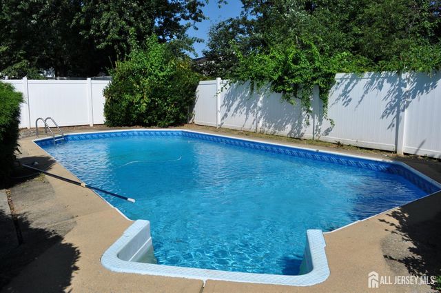 30 Overlook Terrace, Fords, NJ 08863