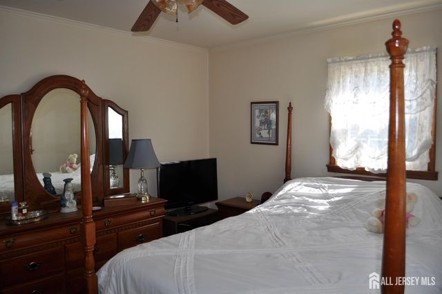 30 Overlook Terrace, Fords, NJ 08863