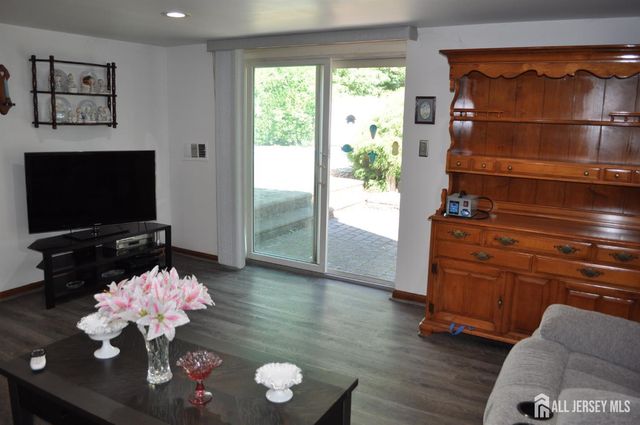 30 Overlook Terrace, Fords, NJ 08863