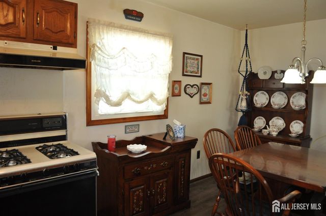 30 Overlook Terrace, Fords, NJ 08863