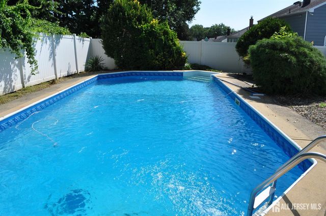 30 Overlook Terrace, Fords, NJ 08863