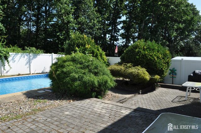 30 Overlook Terrace, Fords, NJ 08863