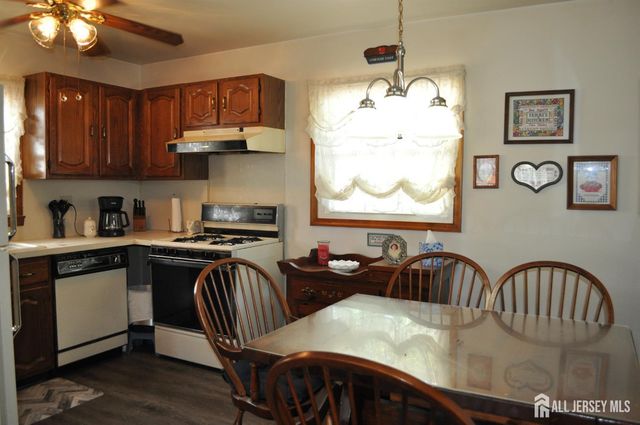 30 Overlook Terrace, Fords, NJ 08863