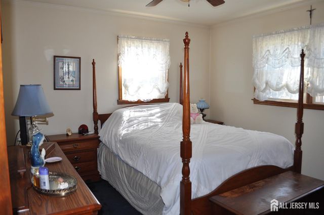 30 Overlook Terrace, Fords, NJ 08863