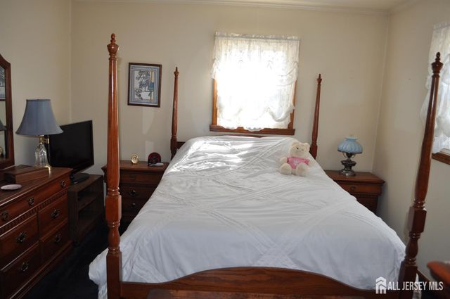 30 Overlook Terrace, Fords, NJ 08863