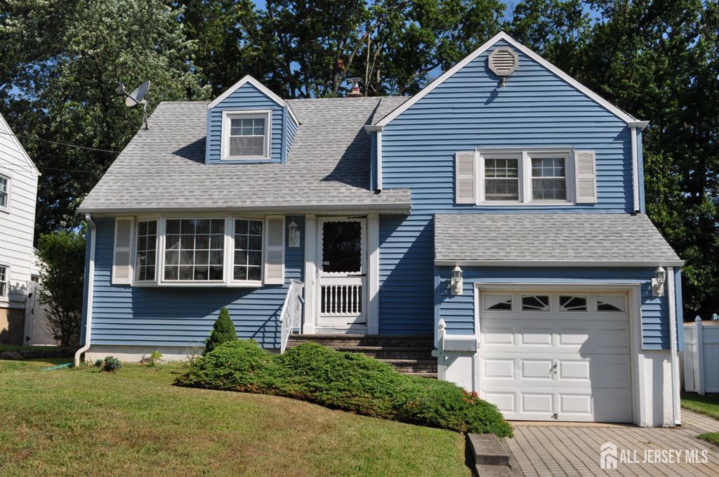 30 Overlook Terrace, Fords, NJ 08863