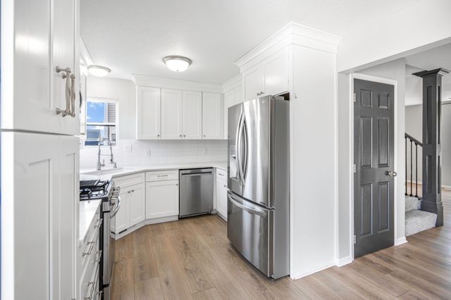 827 SW Springfield Drive, Ankeny, IA 50023