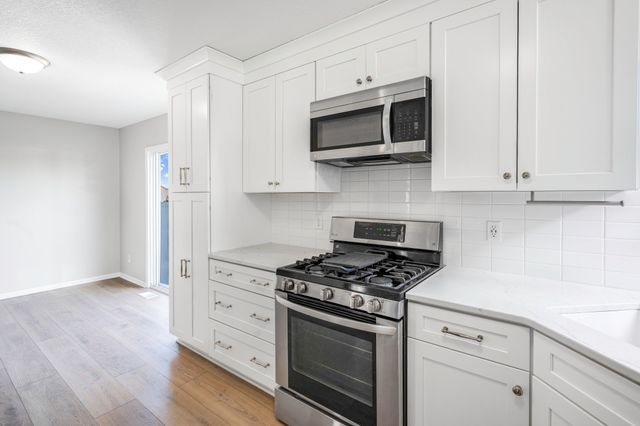 827 SW Springfield Drive, Ankeny, IA 50023