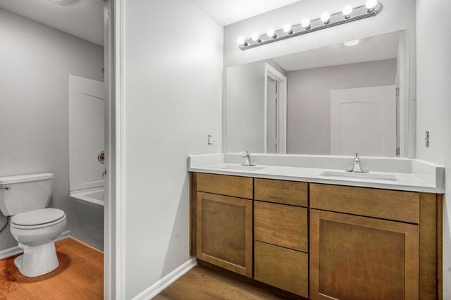 827 SW Springfield Drive, Ankeny, IA 50023