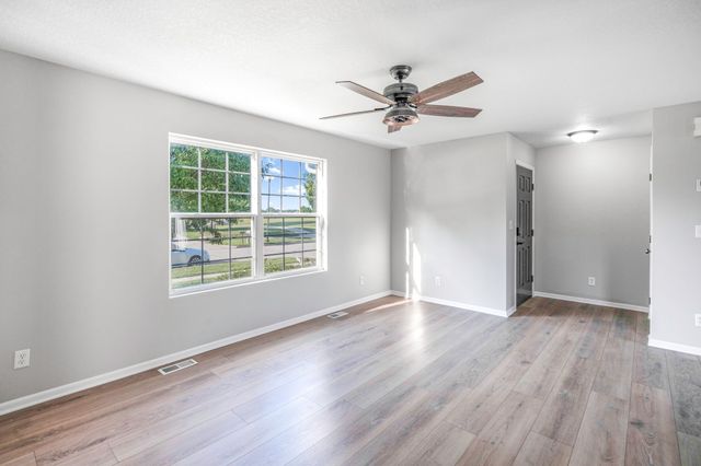 827 SW Springfield Drive, Ankeny, IA 50023