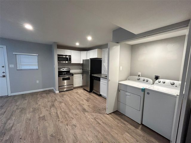 2810 Beauchamp Street 19, Houston, TX 77009