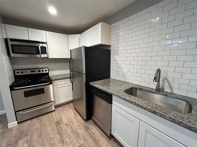 2810 Beauchamp Street 19, Houston, TX 77009