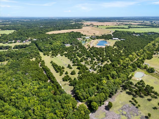 976 Fm 2194, Farmersville, TX 75442