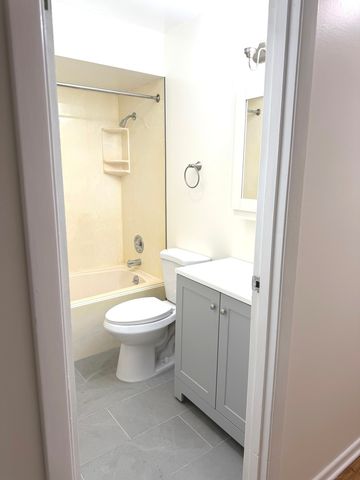 6638 Hazel Street, Morton Grove, IL 60053