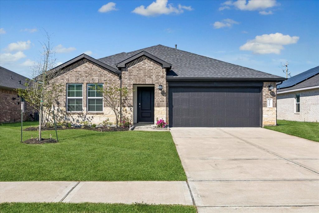 3505 Rockefeller Rd, Texas City, TX 77591