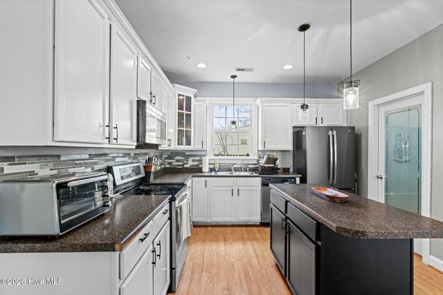 2398 Catherine Lake Road, Richlands, NC 28574