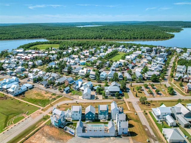 51 Lower Greenway A, Carlton Landing, OK 74432