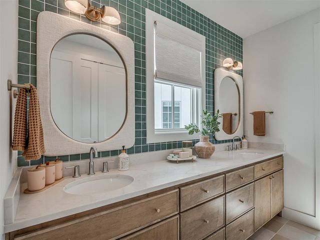 51 Lower Greenway A, Carlton Landing, OK 74432