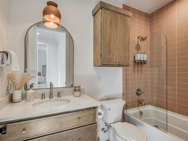 51 Lower Greenway A, Carlton Landing, OK 74432