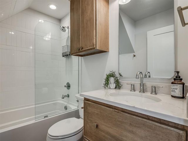 51 Lower Greenway A, Carlton Landing, OK 74432