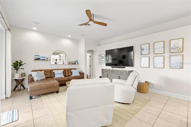 710 N HAMPTON DRIVE, Davenport, FL 33897