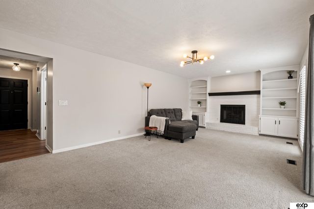 1315 S 169th Avenue, Omaha, NE 68130