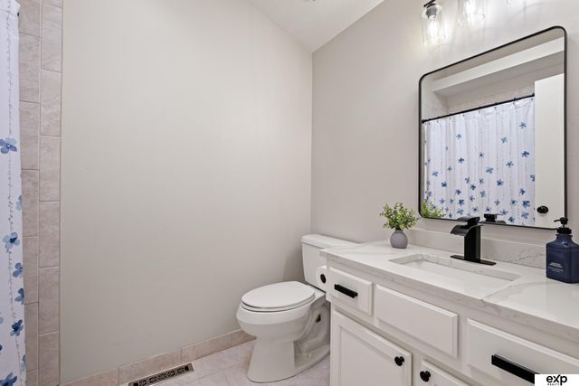 1315 S 169th Avenue, Omaha, NE 68130